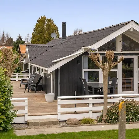 Holiday home Fritsa - 450m From The Sea In Se Jutland By Interhome